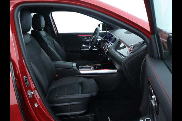 Mercedes-Benz GLA 250 e AMG Nightpakket Face Lift | Memory | Keyless Go | Stoel- en Stuurverwarming | Car Play | Sfeerverlichting | Inclusief 24 maanden Mercedes-Benz Certified garantie voor Europa.