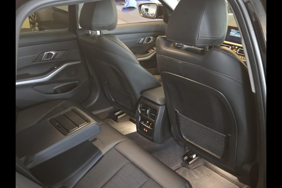 BMW 3 Serie Touring 330e | 360 CAMERA | SPORTSTOELEN | HEAD UP | KEYLESS ENTRY |