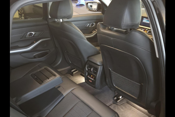 BMW 3 Serie Touring 330e | 360 CAMERA | SPORTSTOELEN | HEAD UP | KEYLESS ENTRY |