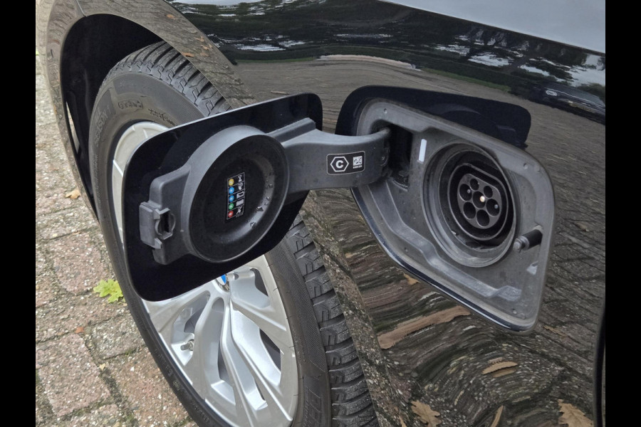 BMW 3 Serie Touring 330e | 360 CAMERA | SPORTSTOELEN | HEAD UP | KEYLESS ENTRY |