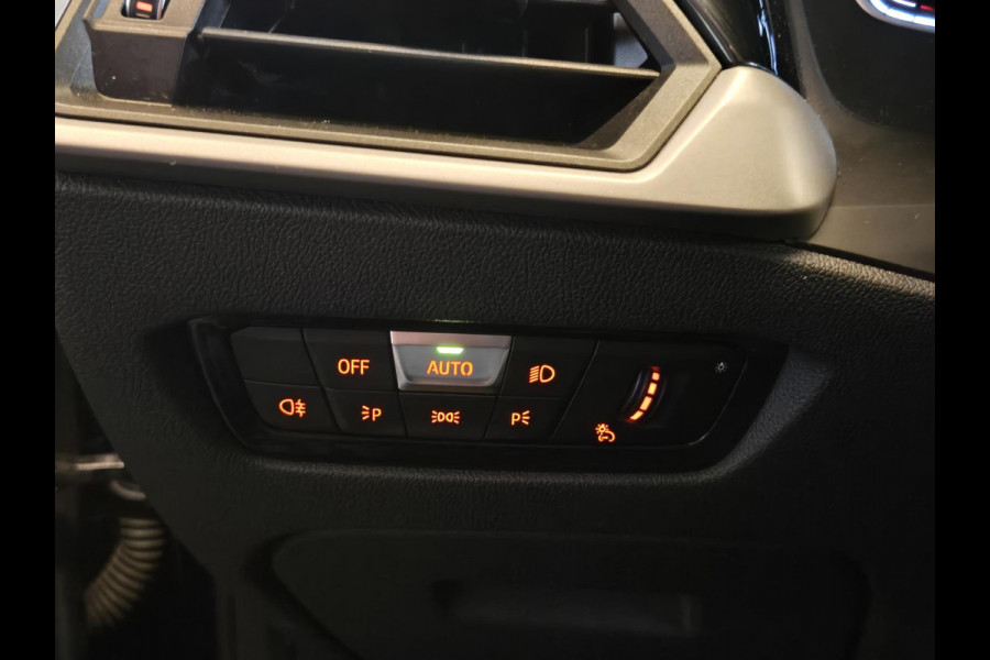 BMW 3 Serie Touring 330e | 360 CAMERA | SPORTSTOELEN | HEAD UP | KEYLESS ENTRY |