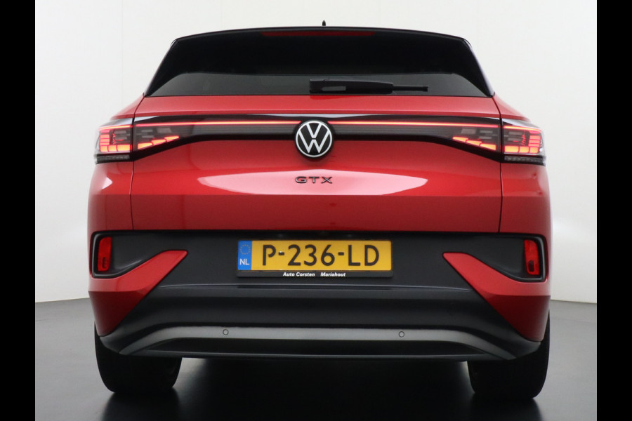 Volkswagen ID.4 GTX 4Motion 300PK (82Kw) 77 kWh PanoDak Warmtepomp 360-Camera 20" Apple Carplay Android Adaptive-Cruise Navi LED-v+a PDC-v+a Two Dual-Ecc App-Connect Mirror-Link Grootste Accu 0-100 6,3 seconden! AWD All Wheel Drive Assistentiepakket Design-pakket plus. Accu garantie tot 15-04-2030/160.000km laden tot 175kw DC of thuis 11kwh AC per uur. Orig.NLse auto € 58.000 nieuw