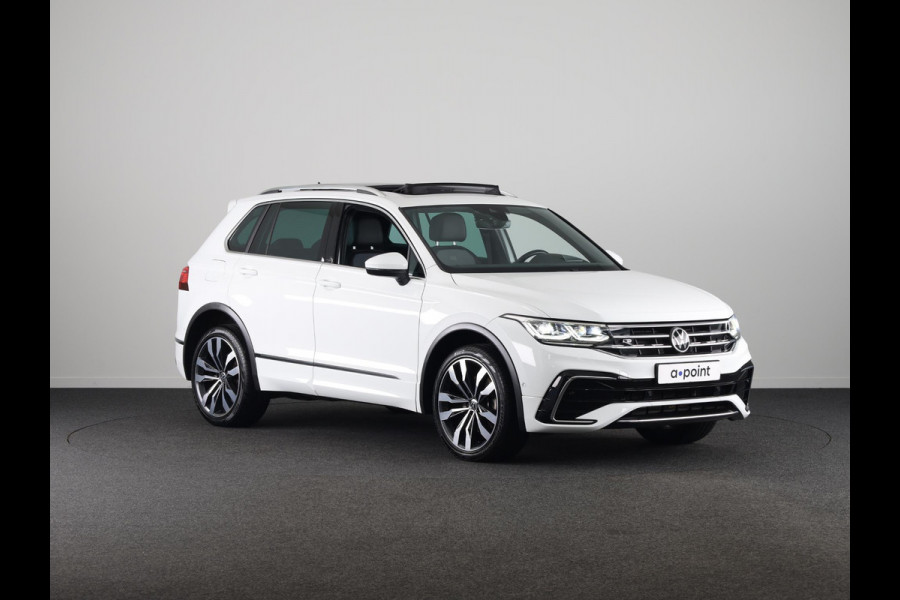 Volkswagen Tiguan 1.4 TSI eHybrid R-Line Business 245PK PHEV | Panorama dak | Trekhaak wegklapbaar | Assistentie pakket | Head up display | Parkeercamera |