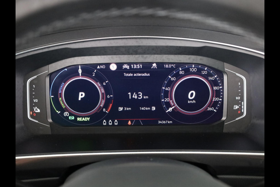 Volkswagen Tiguan 1.4 TSI eHybrid R-Line Business 245PK PHEV | Panorama dak | Trekhaak wegklapbaar | Assistentie pakket | Head up display | Parkeercamera |