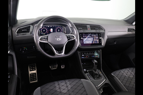 Volkswagen Tiguan 1.4 TSI eHybrid R-Line Business 245PK PHEV | Panorama dak | Trekhaak wegklapbaar | Assistentie pakket | Head up display | Parkeercamera |
