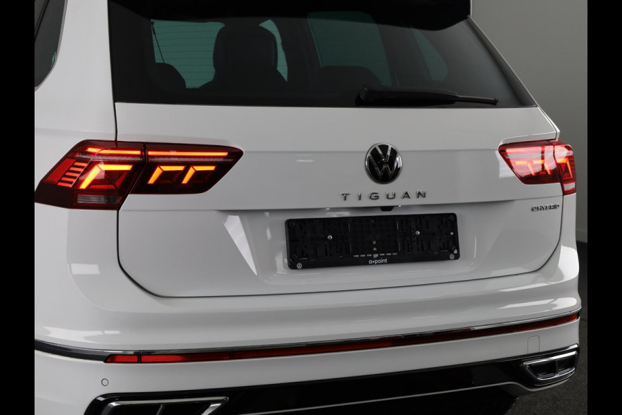 Volkswagen Tiguan 1.4 TSI eHybrid R-Line Business 245PK PHEV | Panorama dak | Trekhaak wegklapbaar | Assistentie pakket | Head up display | Parkeercamera |