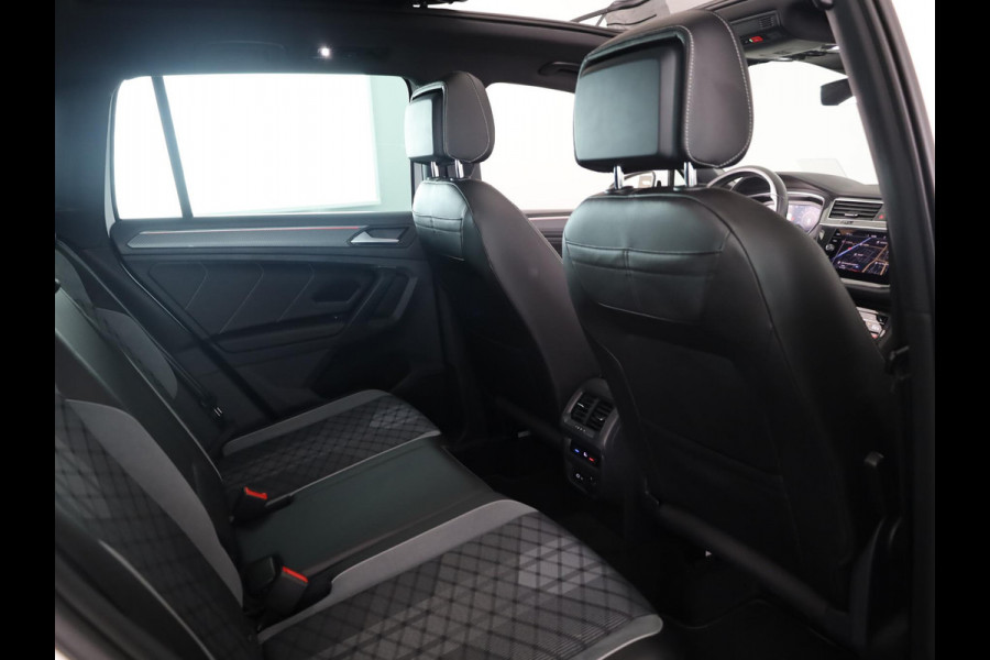 Volkswagen Tiguan 1.4 TSI eHybrid R-Line Business 245PK PHEV | Panorama dak | Trekhaak wegklapbaar | Assistentie pakket | Head up display | Parkeercamera |