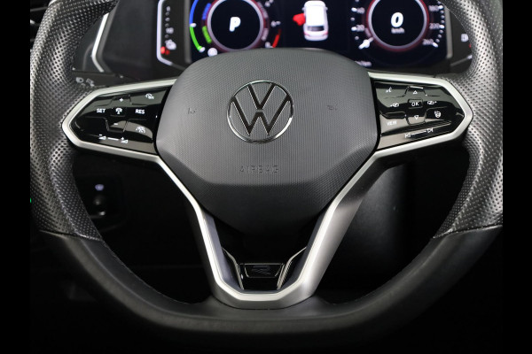 Volkswagen Tiguan 1.4 TSI eHybrid R-Line Business 245PK PHEV | Panorama dak | Trekhaak wegklapbaar | Assistentie pakket | Head up display | Parkeercamera |