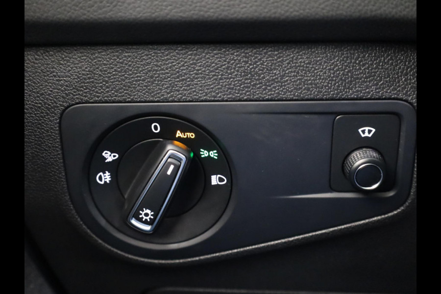 Volkswagen Tiguan 1.4 TSI eHybrid R-Line Business 245PK PHEV | Panorama dak | Trekhaak wegklapbaar | Assistentie pakket | Head up display | Parkeercamera |