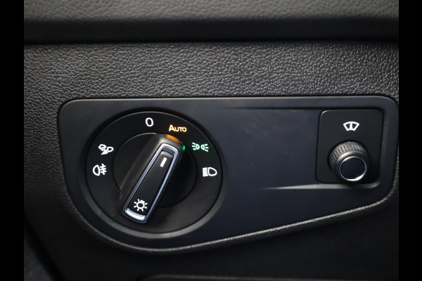Volkswagen Tiguan 1.4 TSI eHybrid R-Line Business 245PK PHEV | Panorama dak | Trekhaak wegklapbaar | Assistentie pakket | Head up display | Parkeercamera |