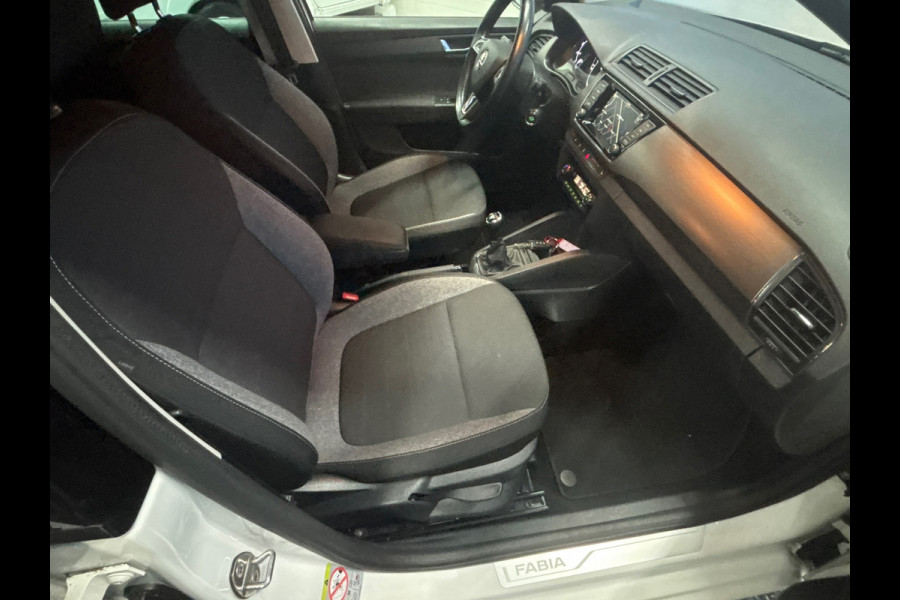 Škoda Fabia Combi 1.0 TSI Business Edition Clima, Stoelverwarming, Camera, Trekhaak