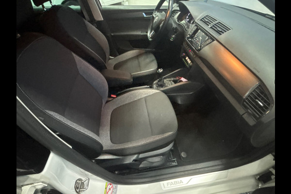Škoda Fabia Combi 1.0 TSI Business Edition Clima, Stoelverwarming, Camera, Trekhaak