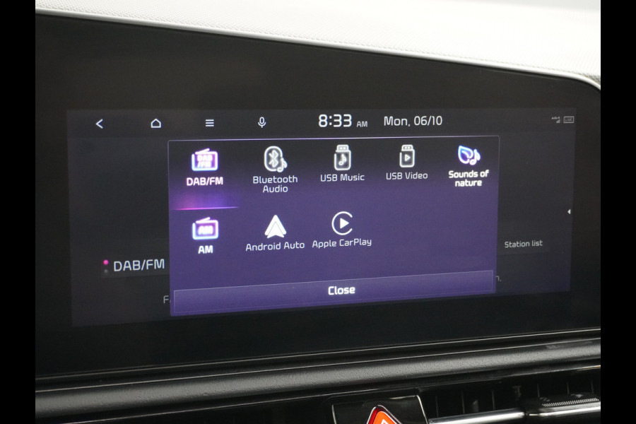 Kia Niro EV 64,8 kWh 218 pk Full-Options Executive Leer+Elektr.+Geheug. Adap.Cruise Schuif/Kanteldak HUD Camera Apple Carplay Android Auto H Stoelverwarming/ventilatie/koeling Stuur+Achterbankverwarming 3 fase 11kw thuis laden Origineel Nederlandse Auto Fabrieksgarantie tot 30-5-2031! Grootste Accu  51.000 nieuw! tot 750 Trekvermogen!