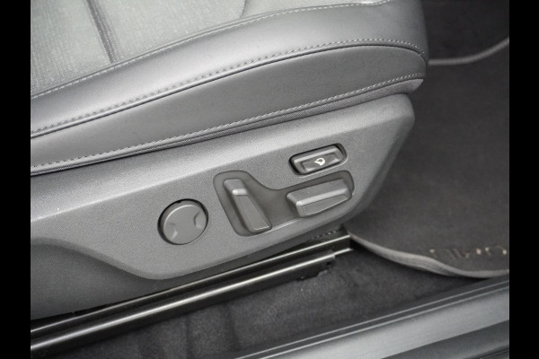 Kia Niro EV 64,8 kWh 218 pk Full-Options Executive Leer+Elektr.+Geheug. Adap.Cruise Schuif/Kanteldak HUD Camera Apple Carplay Android Auto H Stoelverwarming/ventilatie/koeling Stuur+Achterbankverwarming 3 fase 11kw thuis laden Origineel Nederlandse Auto Fabrieksgarantie tot 30-5-2031! Grootste Accu  51.000 nieuw! tot 750 Trekvermogen!