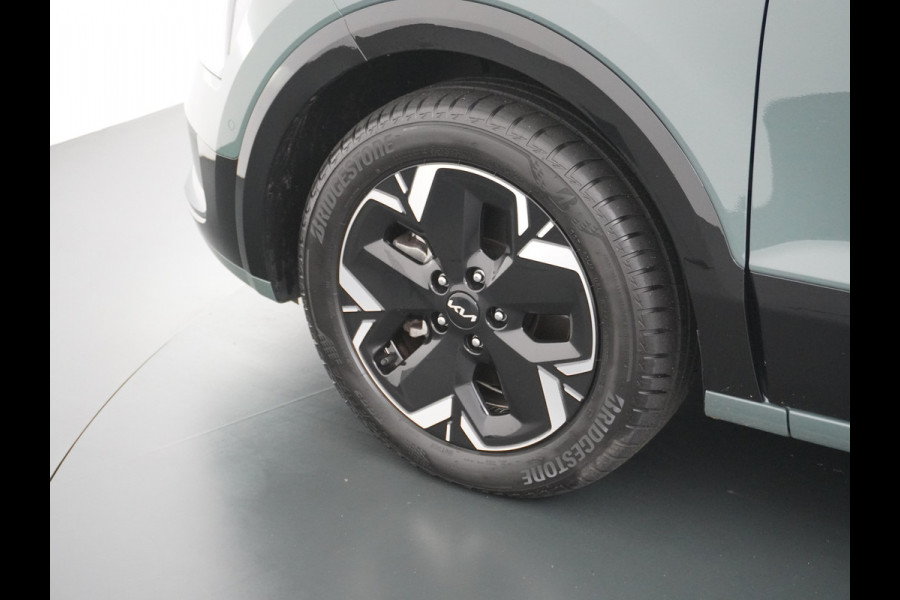Kia Niro EV 64,8 kWh 218 pk Full-Options Executive Leer+Elektr.+Geheug. Adap.Cruise Schuif/Kanteldak HUD Camera Apple Carplay Android Auto H Stoelverwarming/ventilatie/koeling Stuur+Achterbankverwarming 3 fase 11kw thuis laden Origineel Nederlandse Auto Fabrieksgarantie tot 30-5-2031! Grootste Accu  51.000 nieuw! tot 750 Trekvermogen!