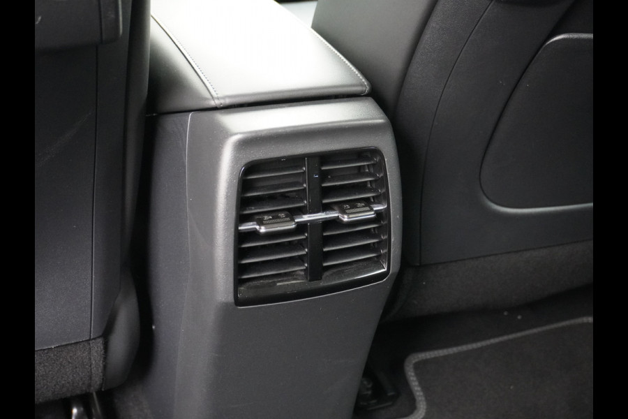 Kia Niro EV 64,8 kWh 218 pk Full-Options Executive Leer+Elektr.+Geheug. Adap.Cruise Schuif/Kanteldak HUD Camera Apple Carplay Android Auto H Stoelverwarming/ventilatie/koeling Stuur+Achterbankverwarming 3 fase 11kw thuis laden Origineel Nederlandse Auto Fabrieksgarantie tot 30-5-2031! Grootste Accu  51.000 nieuw! tot 750 Trekvermogen!