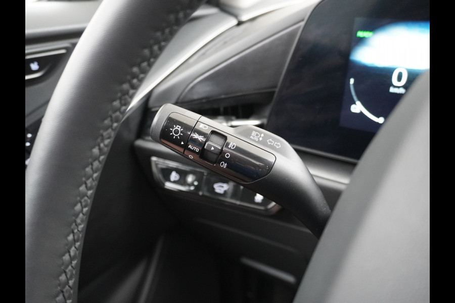 Kia Niro EV 64,8 kWh 218 pk Full-Options Executive Leer+Elektr.+Geheug. Adap.Cruise Schuif/Kanteldak HUD Camera Apple Carplay Android Auto H Stoelverwarming/ventilatie/koeling Stuur+Achterbankverwarming 3 fase 11kw thuis laden Origineel Nederlandse Auto Fabrieksgarantie tot 30-5-2031! Grootste Accu  51.000 nieuw! tot 750 Trekvermogen!