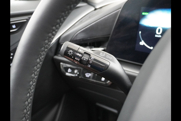 Kia Niro EV 64,8 kWh 218 pk Full-Options Executive Leer+Elektr.+Geheug. Adap.Cruise Schuif/Kanteldak HUD Camera Apple Carplay Android Auto H Stoelverwarming/ventilatie/koeling Stuur+Achterbankverwarming 3 fase 11kw thuis laden Origineel Nederlandse Auto Fabrieksgarantie tot 30-5-2031! Grootste Accu  51.000 nieuw! tot 750 Trekvermogen!