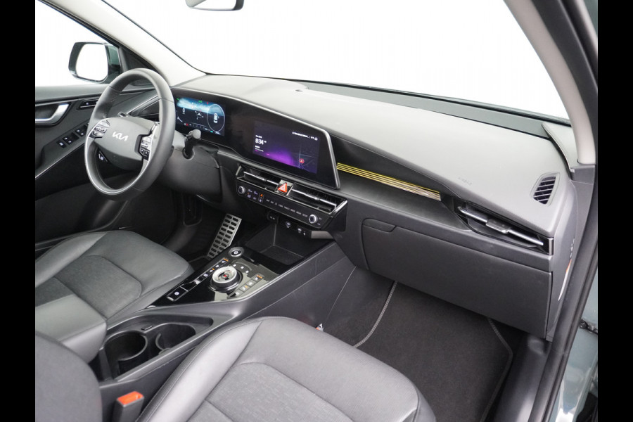 Kia Niro EV 64,8 kWh 218 pk Full-Options Executive Leer+Elektr.+Geheug. Adap.Cruise Schuif/Kanteldak HUD Camera Apple Carplay Android Auto H Stoelverwarming/ventilatie/koeling Stuur+Achterbankverwarming 3 fase 11kw thuis laden Origineel Nederlandse Auto Fabrieksgarantie tot 30-5-2031! Grootste Accu  51.000 nieuw! tot 750 Trekvermogen!