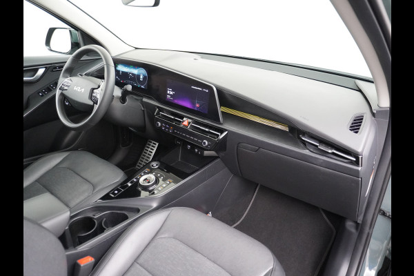 Kia Niro EV 64,8 kWh 218 pk Full-Options Executive Leer+Elektr.+Geheug. Adap.Cruise Schuif/Kanteldak HUD Camera Apple Carplay Android Auto H Stoelverwarming/ventilatie/koeling Stuur+Achterbankverwarming 3 fase 11kw thuis laden Origineel Nederlandse Auto Fabrieksgarantie tot 30-5-2031! Grootste Accu  51.000 nieuw! tot 750 Trekvermogen!