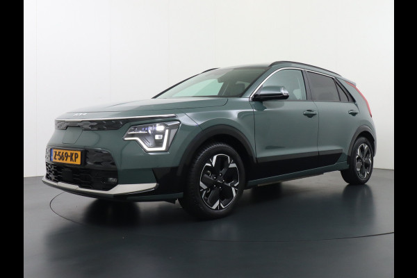 Kia Niro EV 64,8 kWh 218 pk Full-Options Executive Leer+Elektr.+Geheug. Adap.Cruise Schuif/Kanteldak HUD Camera Apple Carplay Android Auto H Stoelverwarming/ventilatie/koeling Stuur+Achterbankverwarming 3 fase 11kw thuis laden Origineel Nederlandse Auto Fabrieksgarantie tot 30-5-2031! Grootste Accu  51.000 nieuw! tot 750 Trekvermogen!