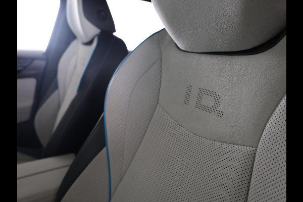 Volkswagen ID.7 Pro Business 77 kWh 285PK | Navigatie | Camera | Harman Kardon | Elektrische klep | Warmtepomp