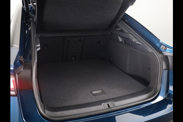 Volkswagen ID.7 Pro Business 77 kWh 285PK | Navigatie | Camera | Harman Kardon | Elektrische klep | Warmtepomp