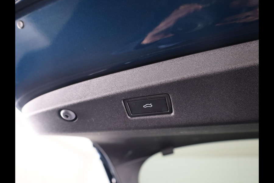 Volkswagen ID.7 Pro Business 77 kWh 285PK | Navigatie | Camera | Harman Kardon | Elektrische klep | Warmtepomp