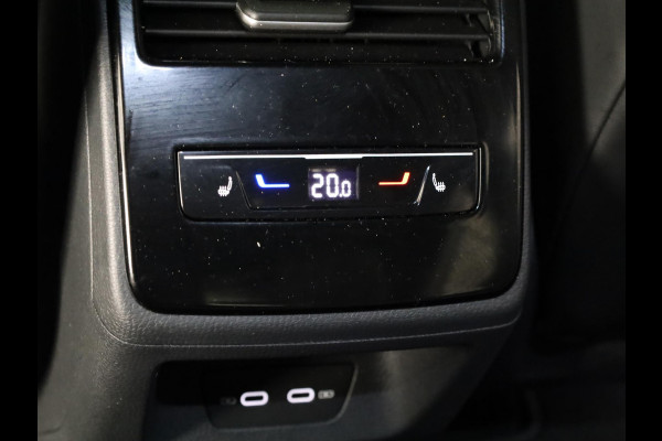 Volkswagen ID.7 Pro Business 77 kWh 285PK | Navigatie | Camera | Harman Kardon | Elektrische klep | Warmtepomp