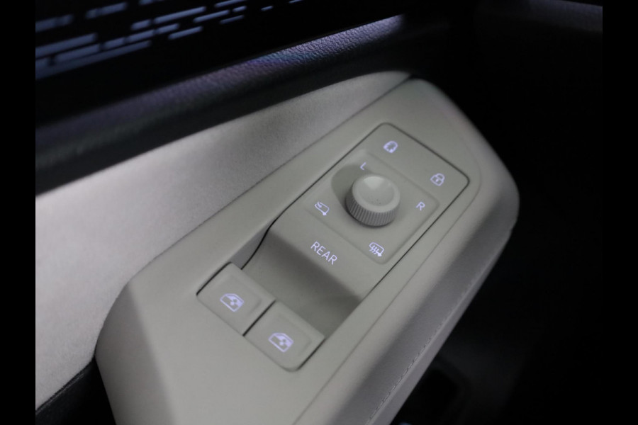 Volkswagen ID.7 Pro Business 77 kWh 285PK | Navigatie | Camera | Harman Kardon | Elektrische klep | Warmtepomp
