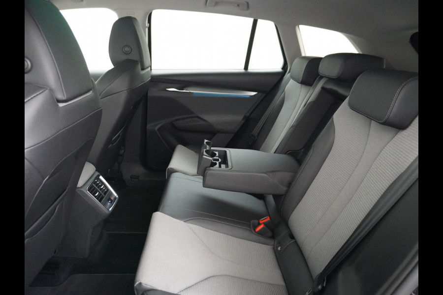 Škoda ENYAQ iV 60 Pano-dak Warmtepomp Camera Apple Carplay Android Auto Navi Ecc Cruise Control Pdc Keyless Advanced Stoelverwarming DAB Led Ecc Achter Privacy Glas Lmv Origineel Nederlandse Auto Nieuwprijs €46.625,-