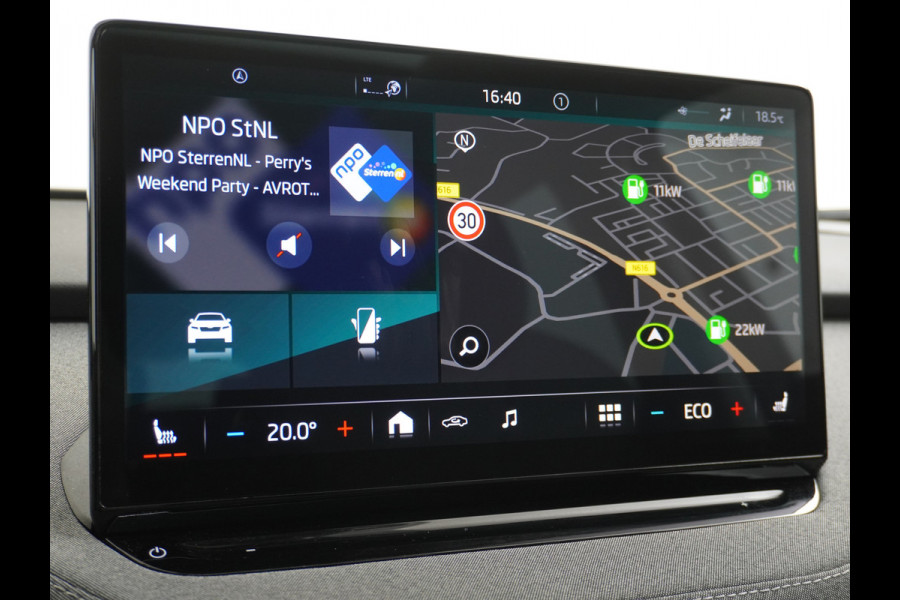 Škoda ENYAQ iV 60 Pano-dak Warmtepomp Camera Apple Carplay Android Auto Navi Ecc Cruise Control Pdc Keyless Advanced Stoelverwarming DAB Led Ecc Achter Privacy Glas Lmv Origineel Nederlandse Auto Nieuwprijs €46.625,-