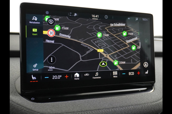Škoda ENYAQ iV 60 Pano-dak Warmtepomp Camera Apple Carplay Android Auto Navi Ecc Cruise Control Pdc Keyless Advanced Stoelverwarming DAB Led Ecc Achter Privacy Glas Lmv Origineel Nederlandse Auto Nieuwprijs €46.625,-