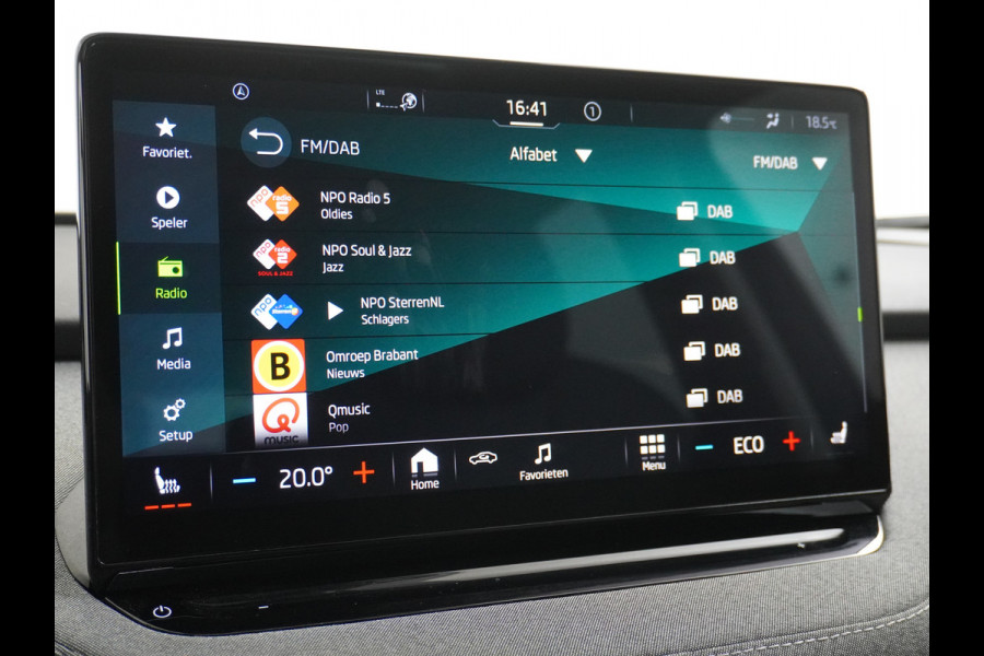 Škoda ENYAQ iV 60 Pano-dak Warmtepomp Camera Apple Carplay Android Auto Navi Ecc Cruise Control Pdc Keyless Advanced Stoelverwarming DAB Led Ecc Achter Privacy Glas Lmv Origineel Nederlandse Auto Nieuwprijs €46.625,-
