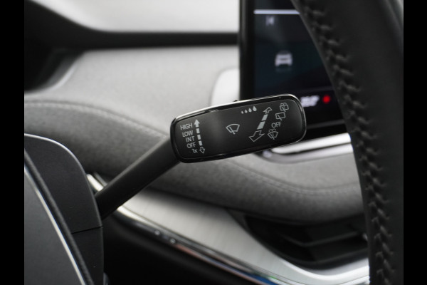 Škoda ENYAQ iV 60 Pano-dak Warmtepomp Camera Apple Carplay Android Auto Navi Ecc Cruise Control Pdc Keyless Advanced Stoelverwarming DAB Led Ecc Achter Privacy Glas Lmv Origineel Nederlandse Auto Nieuwprijs €46.625,-