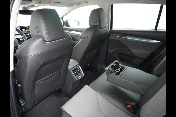 Škoda ENYAQ iV 60 Pano-dak Warmtepomp Camera Apple Carplay Android Auto Navi Ecc Cruise Control Pdc Keyless Advanced Stoelverwarming DAB Led Ecc Achter Privacy Glas Lmv Origineel Nederlandse Auto Nieuwprijs €46.625,-