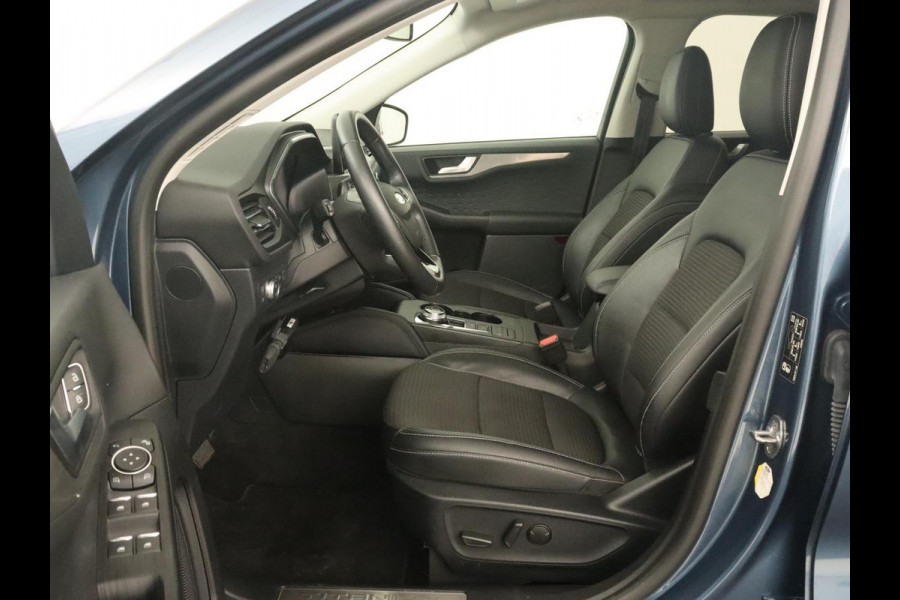 Ford Kuga 2.5 PHEV Titanium X | Trekhaak | Stoelverwarming | Camera | Carplay | Half leder | Achterbankverwarming | Navigatie | Full LED | Climate control | Parkeerhulp | Keyless | B&O Sound | Plug In
