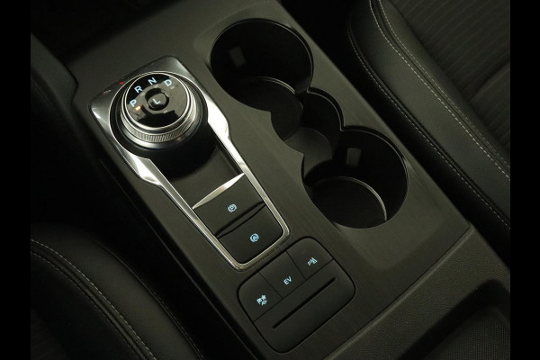Ford Kuga 2.5 PHEV Titanium X | Trekhaak | Stoelverwarming | Camera | Carplay | Half leder | Achterbankverwarming | Navigatie | Full LED | Climate control | Parkeerhulp | Keyless | B&O Sound | Plug In