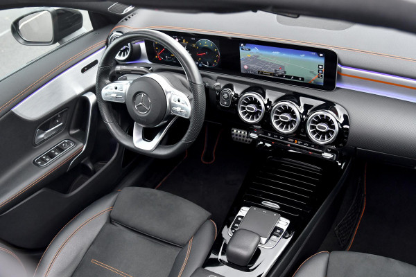 Mercedes-Benz CLA-Klasse 200 AMG Edition 1. Pano, Burm, Camera, Sfeer, CarPlay!