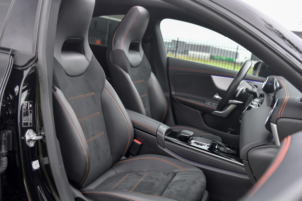 Mercedes-Benz CLA-Klasse 200 AMG Edition 1. Pano, Burm, Camera, Sfeer, CarPlay!