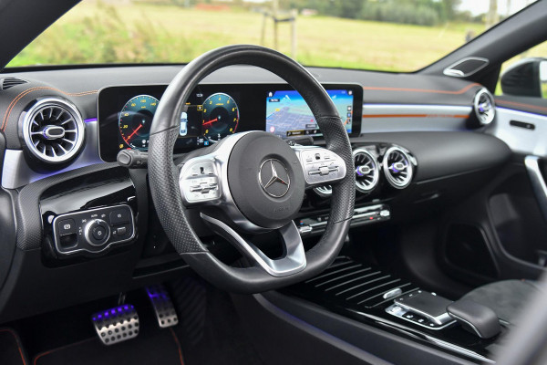 Mercedes-Benz CLA-Klasse 200 AMG Edition 1. Pano, Burm, Camera, Sfeer, CarPlay!