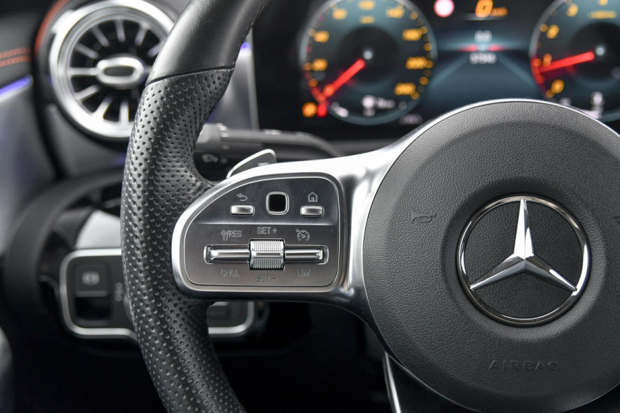 Mercedes-Benz CLA-Klasse 200 AMG Edition 1. Pano, Burm, Camera, Sfeer, CarPlay!