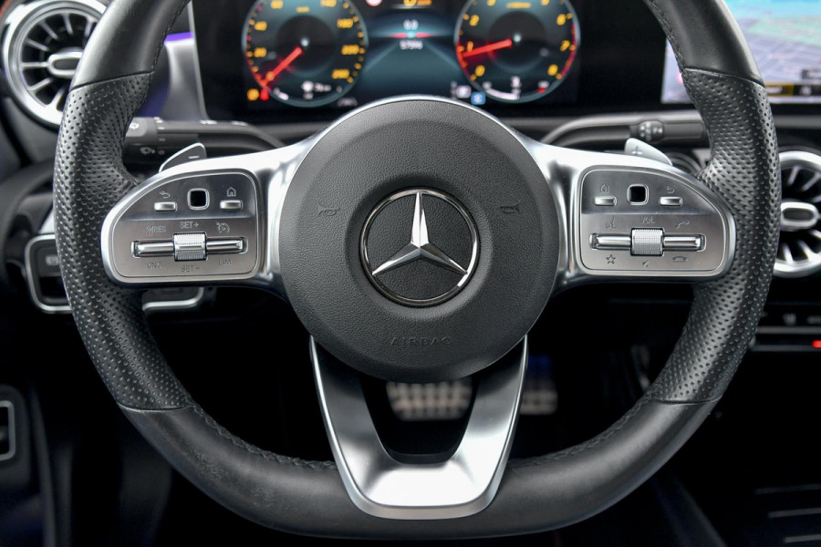Mercedes-Benz CLA-Klasse 200 AMG Edition 1. Pano, Burm, Camera, Sfeer, CarPlay!