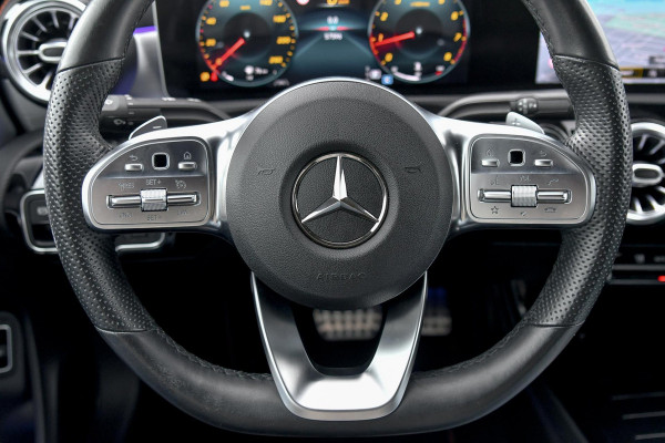 Mercedes-Benz CLA-Klasse 200 AMG Edition 1. Pano, Burm, Camera, Sfeer, CarPlay!