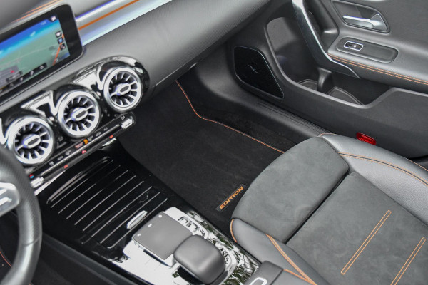 Mercedes-Benz CLA-Klasse 200 AMG Edition 1. Pano, Burm, Camera, Sfeer, CarPlay!