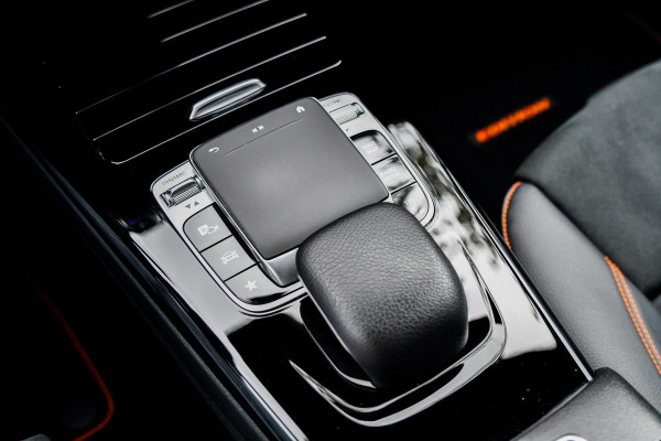 Mercedes-Benz CLA-Klasse 200 AMG Edition 1. Pano, Burm, Camera, Sfeer, CarPlay!