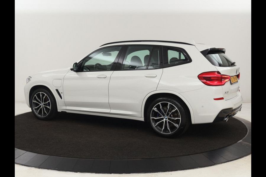 BMW X3 xDrive30e M Sport | 360 Camera | Harman/Kardon | Stoelverwarming | 20'' | Sportstoelen | Sfeerverlichting | Half leder | Navigatie | Live Cockpit | Keyless | PHEV | Plug In