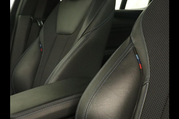 BMW X3 xDrive30e M Sport | 360 Camera | Harman/Kardon | Stoelverwarming | 20'' | Sportstoelen | Sfeerverlichting | Half leder | Navigatie | Live Cockpit | Keyless | PHEV | Plug In