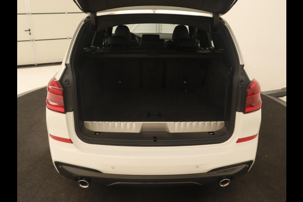 BMW X3 xDrive30e M Sport | 360 Camera | Harman/Kardon | Stoelverwarming | 20'' | Sportstoelen | Sfeerverlichting | Half leder | Navigatie | Live Cockpit | Keyless | PHEV | Plug In