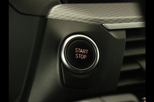 BMW X3 xDrive30e M Sport | 360 Camera | Harman/Kardon | Stoelverwarming | 20'' | Sportstoelen | Sfeerverlichting | Half leder | Navigatie | Live Cockpit | Keyless | PHEV | Plug In
